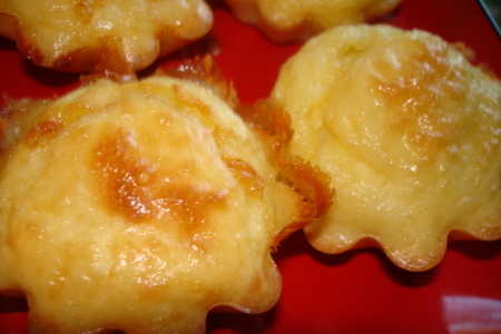 Закусочные сырные кексики с камамбером и копченым лососем: шаг 2