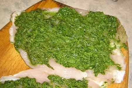 Куриная грудка фаршированная вяленными помидорами и соусом из кинзы: шаг 3