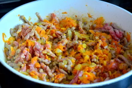 Бигос с капустой, фаршем и рисом: шаг 7