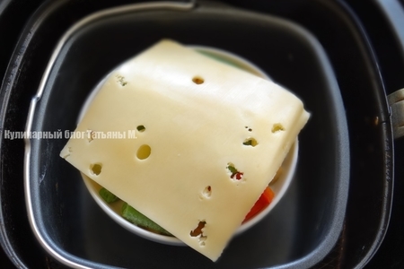 Мидии, запеченные с овощами под сыром со сливками: шаг 5