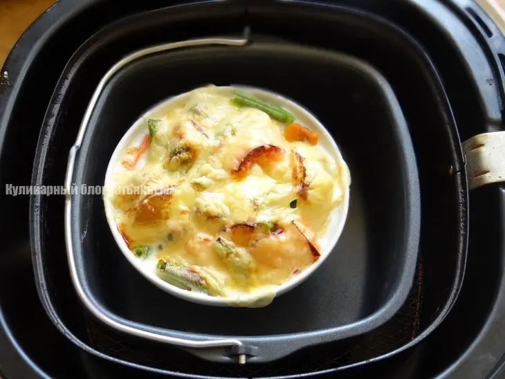 Мидии, запеченные с овощами под сыром со сливками: шаг 6