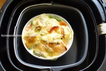 Мидии, запеченные с овощами под сыром со сливками: шаг 6