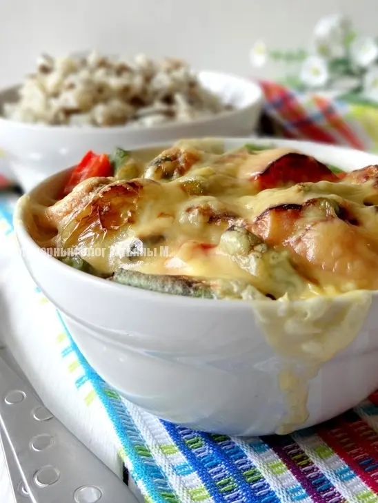 Мидии, запеченные с овощами под сыром со сливками: шаг 8
