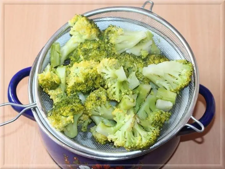 Брокколи с пряными травами и рисом: шаг 3