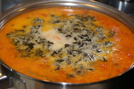 Фасолевый суп с обжаренным щавелем и сливками: шаг 8