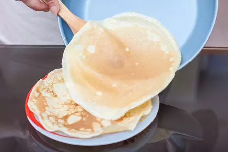 Суп с яичной стружкой (frittatensuppe): шаг 3