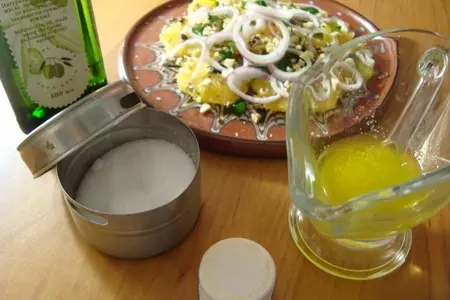 Салат из апельсина и лука с грецкими орехами: шаг 5