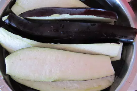 Баклажаны запеченные с сыром фета: шаг 1