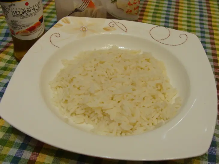 Яичные рулетики с рисом: шаг 3
