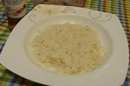 Яичные рулетики с рисом: шаг 3