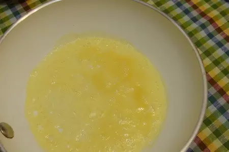 Яичные рулетики с рисом: шаг 4