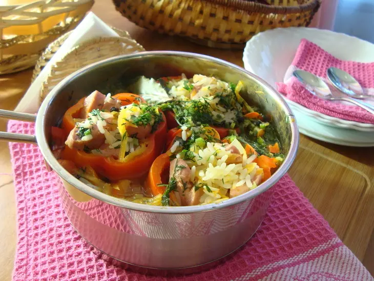 Перцы фаршированные сардельками,рисом и овощами.: шаг 9