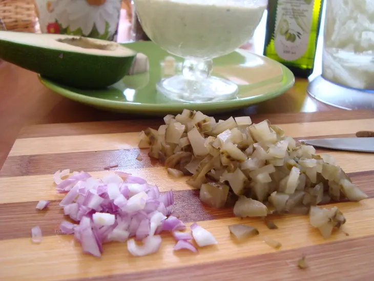 Дип из авокадо по-турецки (avokado ezmesi).: шаг 5