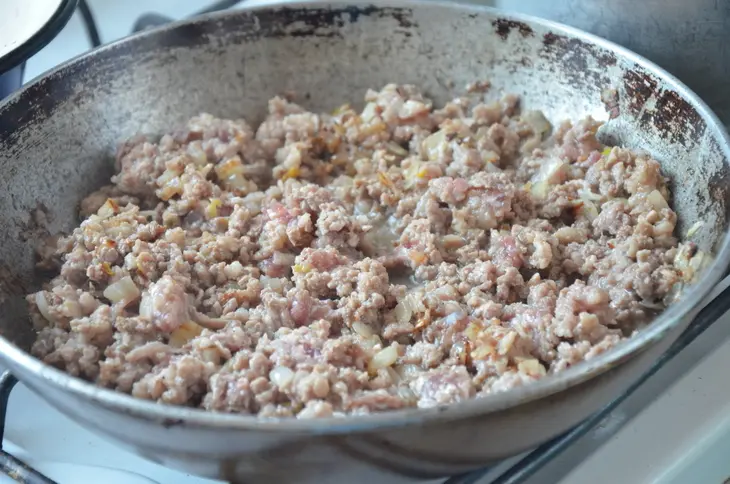 Турецкие лепёшки с мясом и картошкой: шаг 4