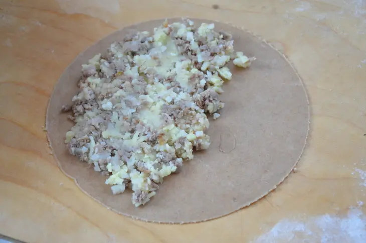 Турецкие лепёшки с мясом и картошкой: шаг 6