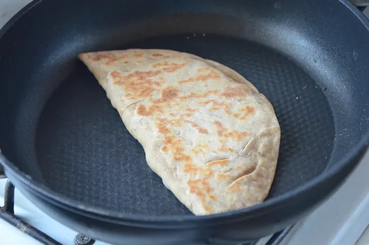 Турецкие лепёшки с мясом и картошкой: шаг 7