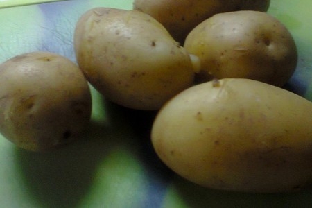Пряная куриная грудка с вишневым соусом и карамельной картошкой: шаг 6