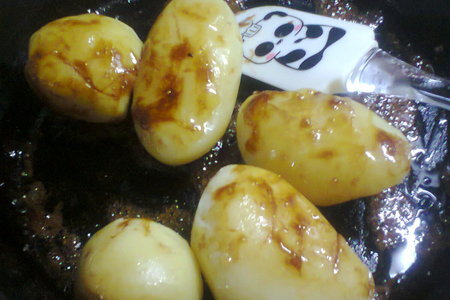 Пряная куриная грудка с вишневым соусом и карамельной картошкой: шаг 9