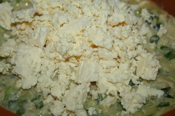Латкес (еврейские кабачковые оладьи с овечьим сыром): шаг 5