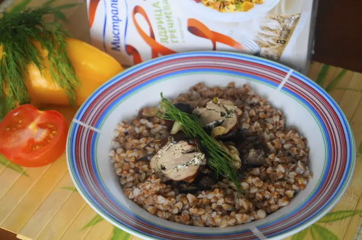Рулетики из куриной печенки по-бельгийски с гарниром из гречки: шаг 5