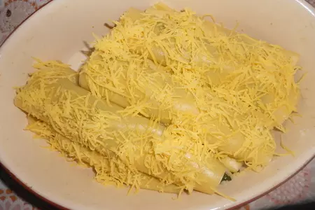 Рулетики из лазаньи с рисом,, снытью и яйцом: шаг 8
