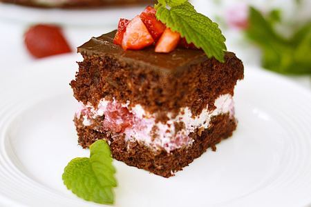 Шоколадное пирожное с клубникой и бальзамическим уксусом.: шаг 8