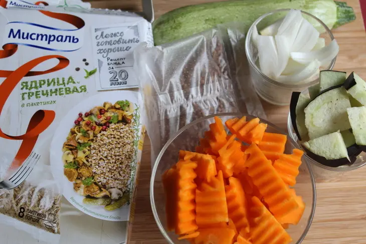 Теплый салат из гречки и запеченых овощей: шаг 1