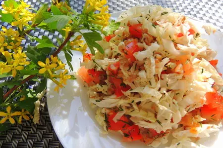 Лёгкий салат с помидорами и гречкой.: шаг 6