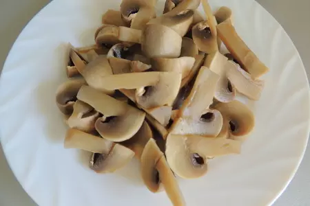 Весенний салат с гречкой и грибами.: шаг 3