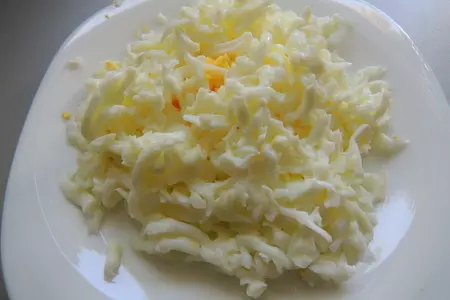 Салат с печенью трески и рисом: шаг 4