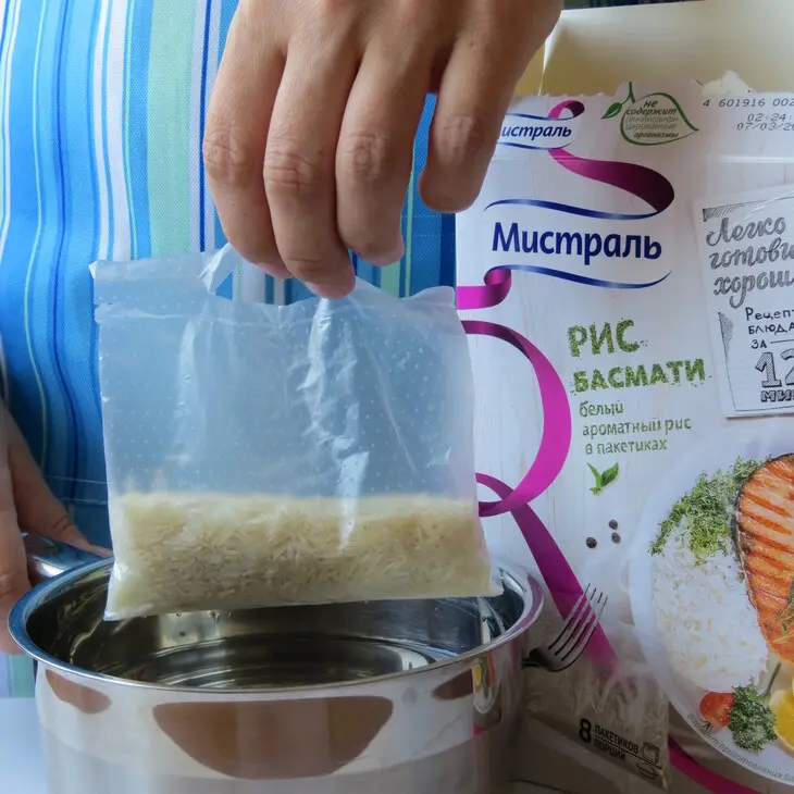 Рис  "басмати" с котлетками из индейки с кукурузой и зеленью: шаг 5
