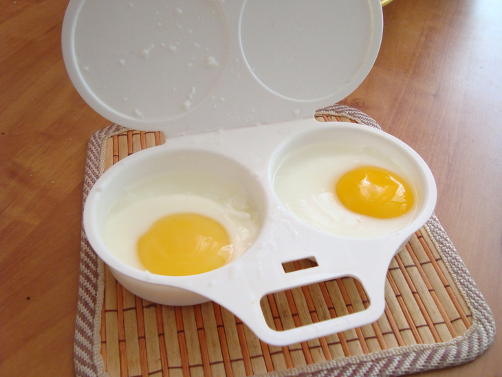 Яйца за 30 секунд в специальном приспособлении для свч- завтрак: шаг 4