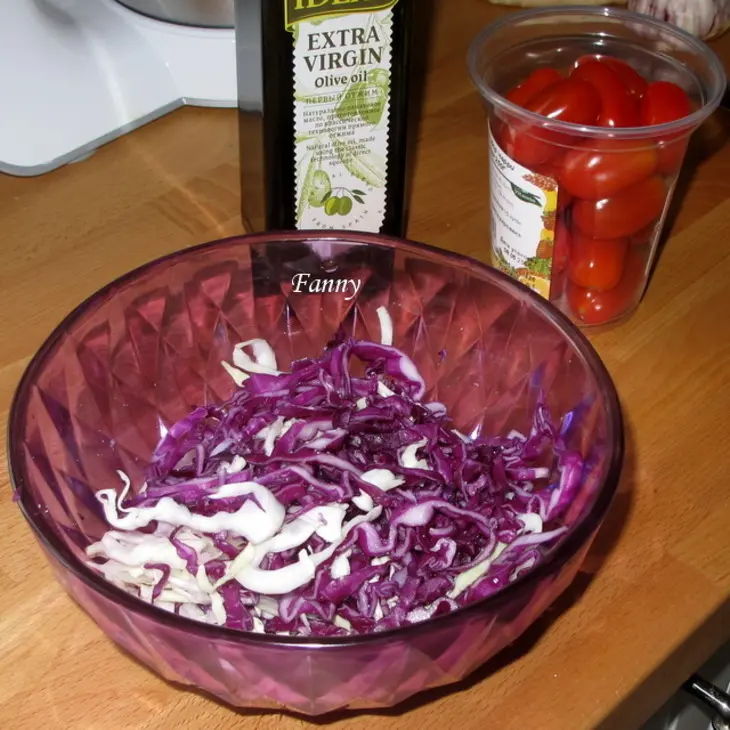 Салат из красной капусты  / kırmızı lahana salatası: шаг 2