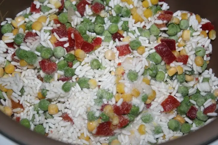 Жареный рис с овощами и яйцом по-китайски: шаг 1