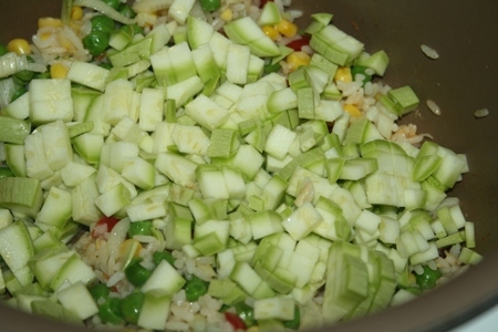 Жареный рис с овощами и яйцом по-китайски: шаг 3