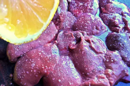 Шашлык из нежной печёнки с луком и фенхелем: шаг 4