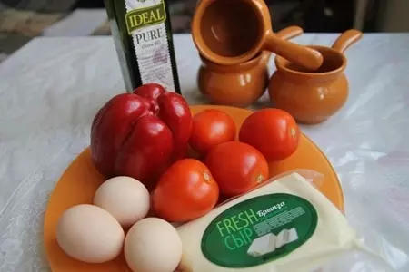 Сирене по шопски в гювече (брынза по шопски в горшочках): шаг 1