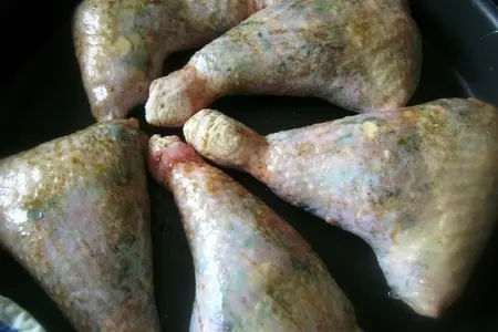 Ножки куриные, фаршированные шпинатом, сыром и овощами.: шаг 3