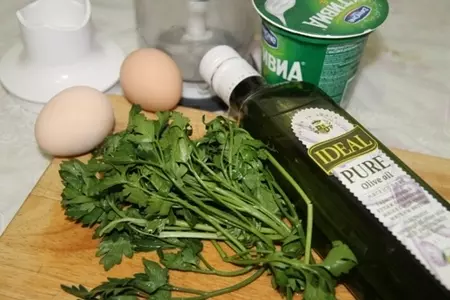 Жареная свинина с картофелем под соусом из петрушки: шаг 2