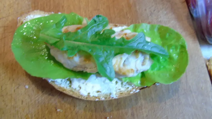 Сэндвич с курицей и редисом: шаг 5