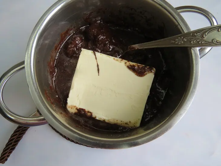 Шоколадные пирожные «искушение вкусом» с пряным сиропом из 5 специй: шаг 3