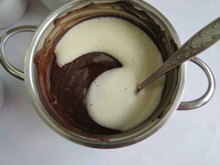 Шоколадные пирожные «искушение вкусом» с пряным сиропом из 5 специй: шаг 6