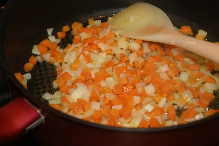 Ирландская похлёбка с кабачками и сыром: шаг 1