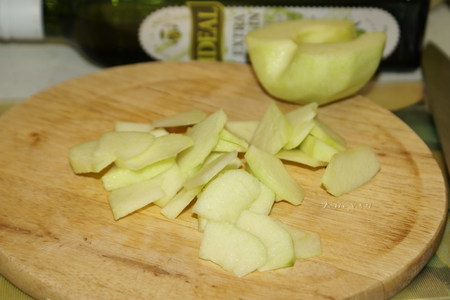 Салат с яблоками, беконом и домашним сыром: шаг 3