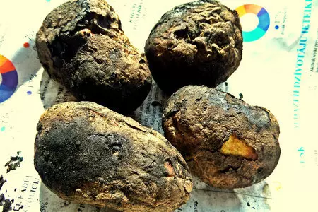 Бутерброды с печёной картошкой,киви и килькой: шаг 1