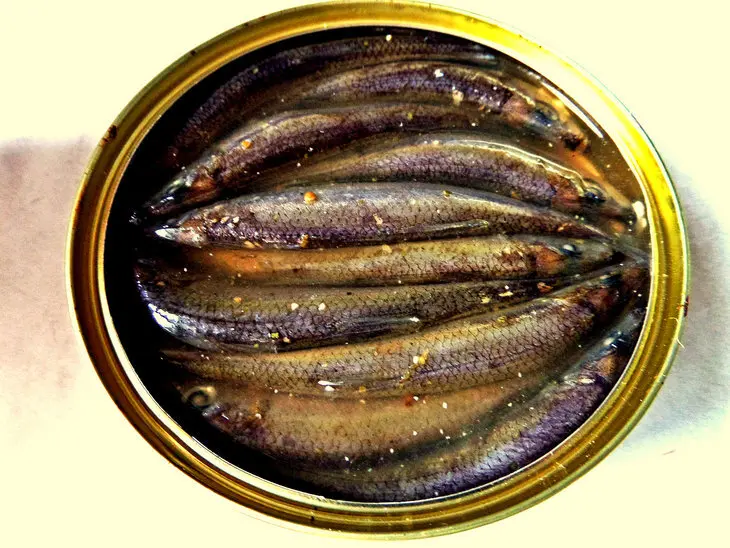 Бутерброды с печёной картошкой,киви и килькой: шаг 7