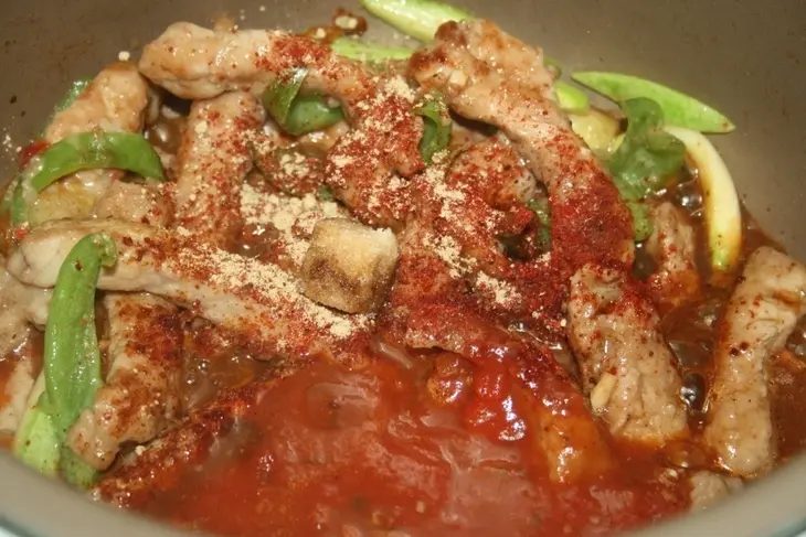 Свинина в кисло-сладком соусе с овощами: шаг 12