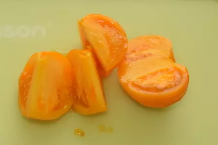 Летний салат из овощей с брынзой в болгарском стиле: шаг 1