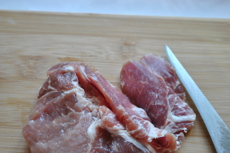 Свинина в соево-имбирном соусе с луком: шаг 1