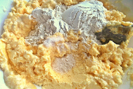 Песочное печенье с изюмом и сезамом (на майонезе): шаг 2